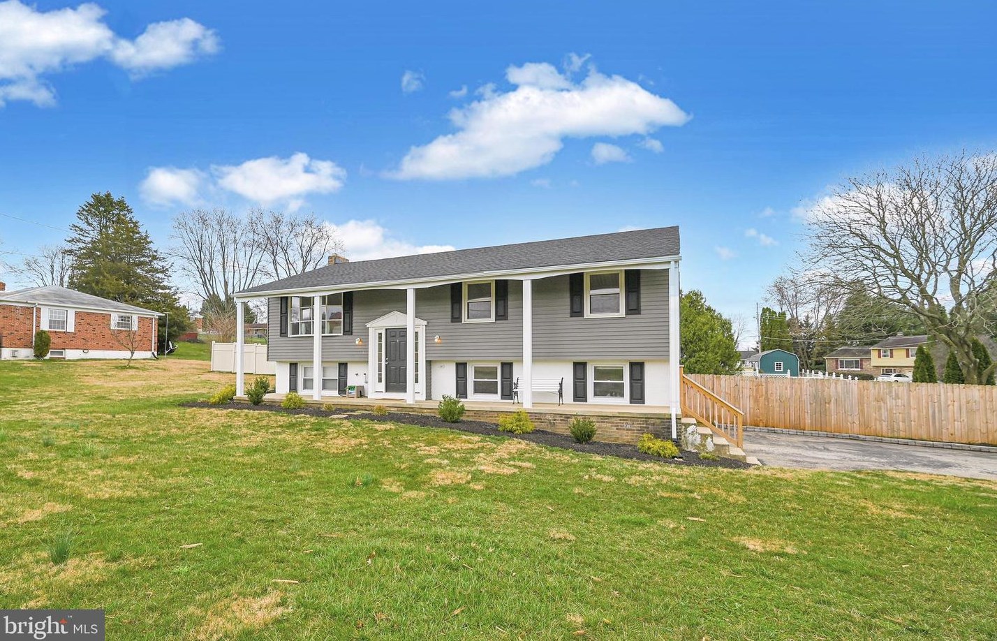 130 W Cloverdale Ave, Shrewsbury, PA 17361