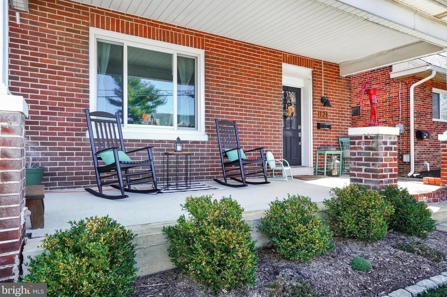 121 S Park St, Yoe, PA 17313