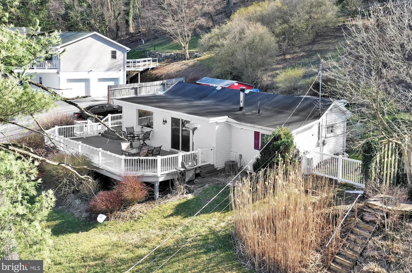 6056 River Dr, York, PA 17406