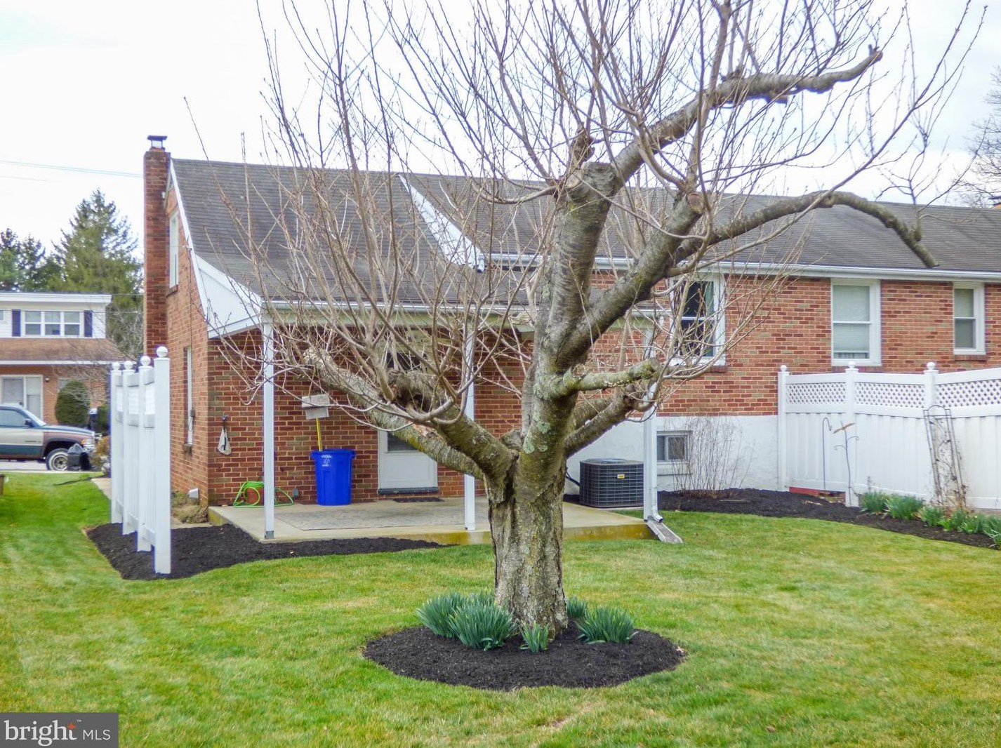 45 Gay St, Yoe, PA 17313-2132