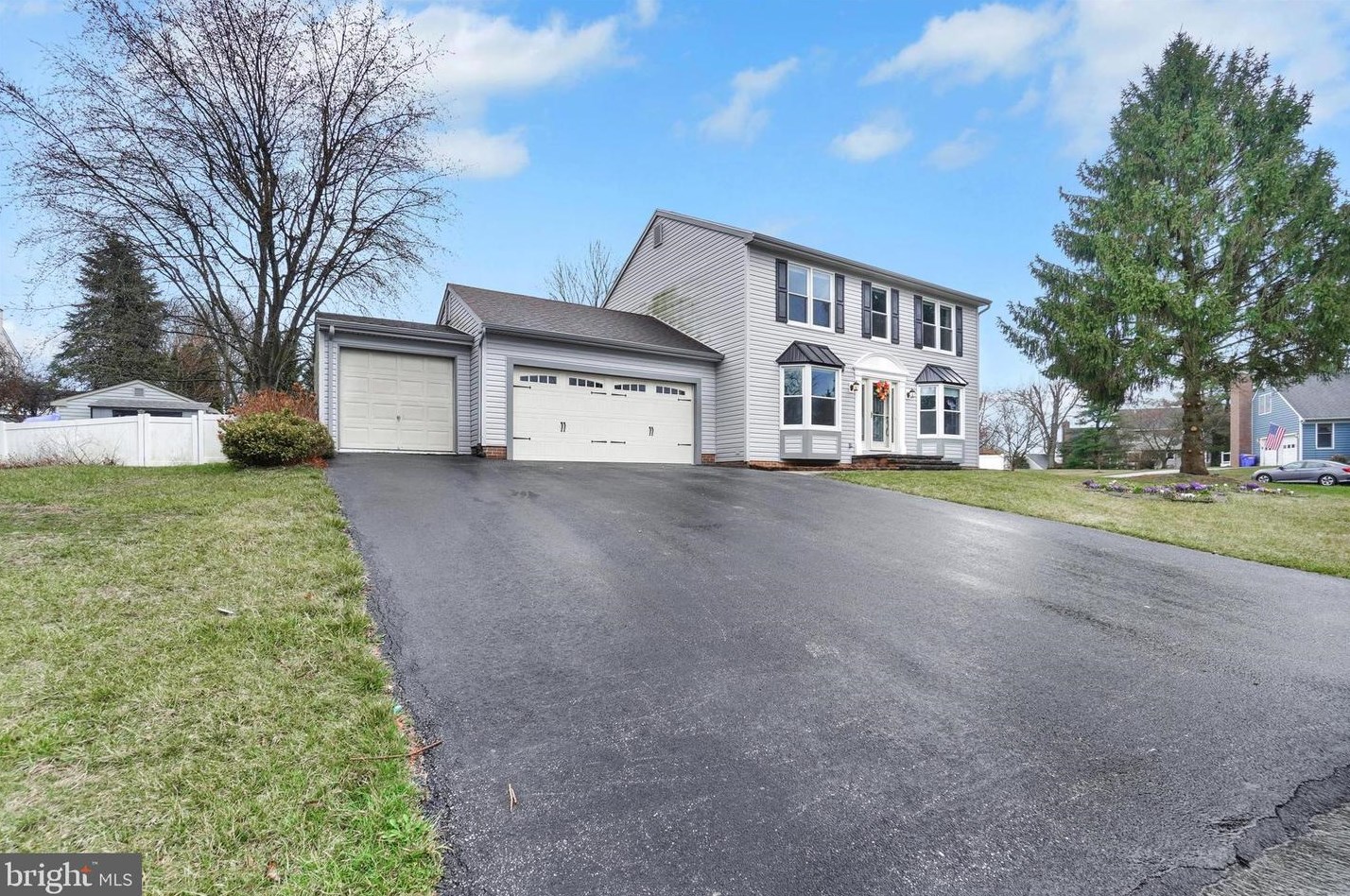 215 S Shaffer Dr, Tolna, PA 17349