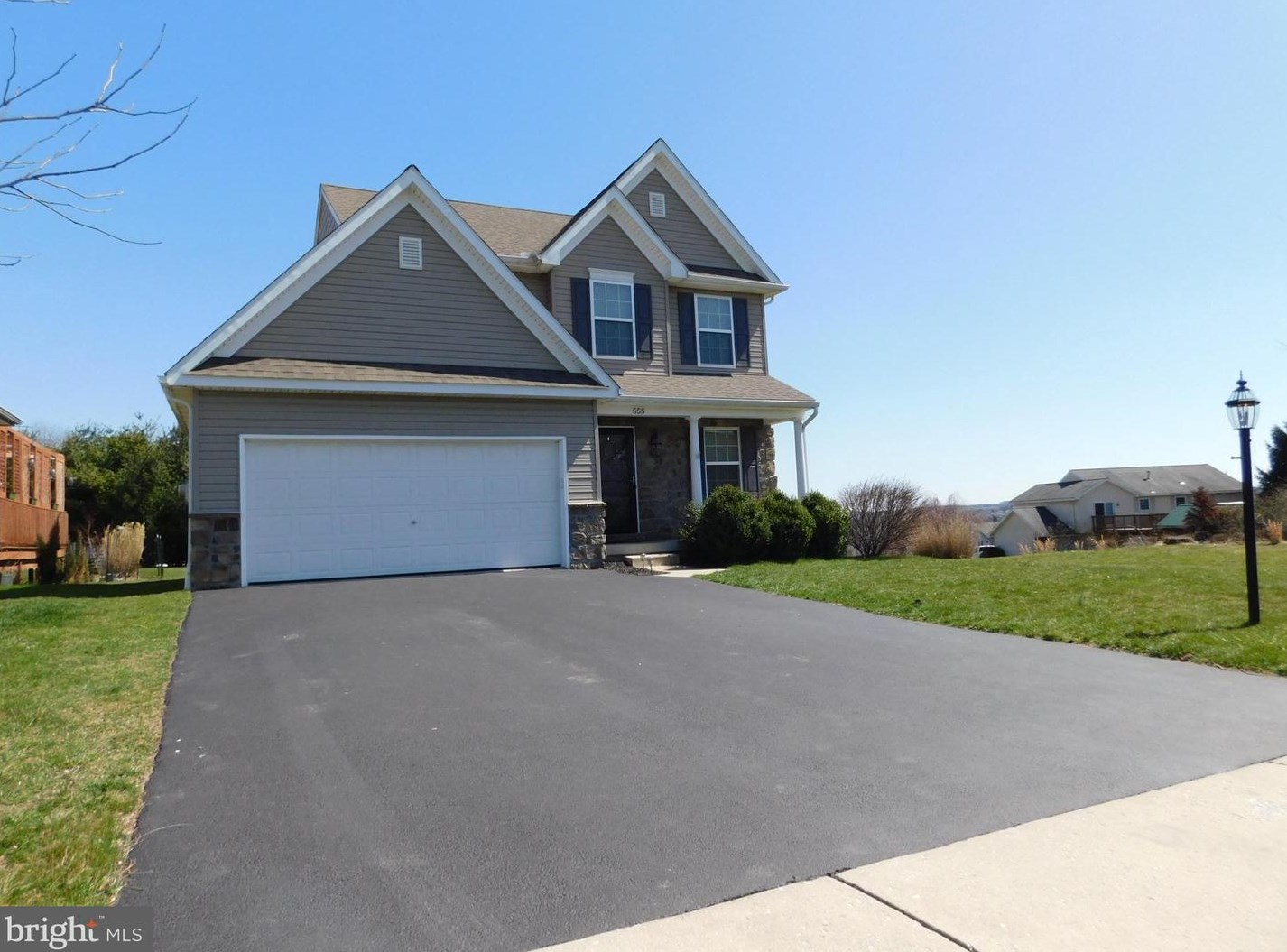 555 Rosewater Dr, Red Lion, PA 17356