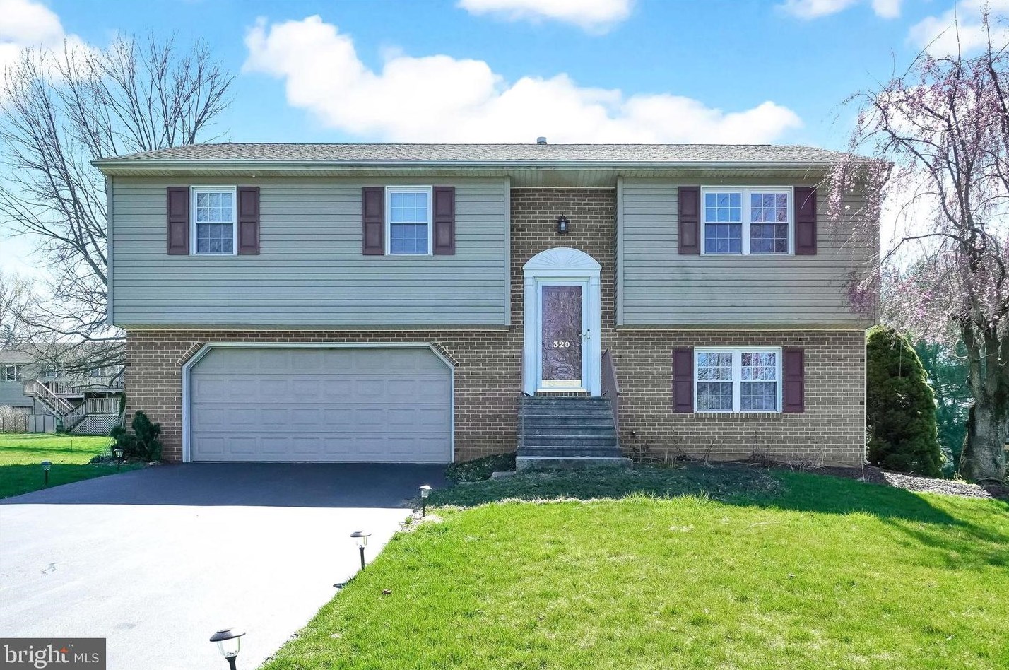 320 Kendale Rd, Red Lion, PA 17356