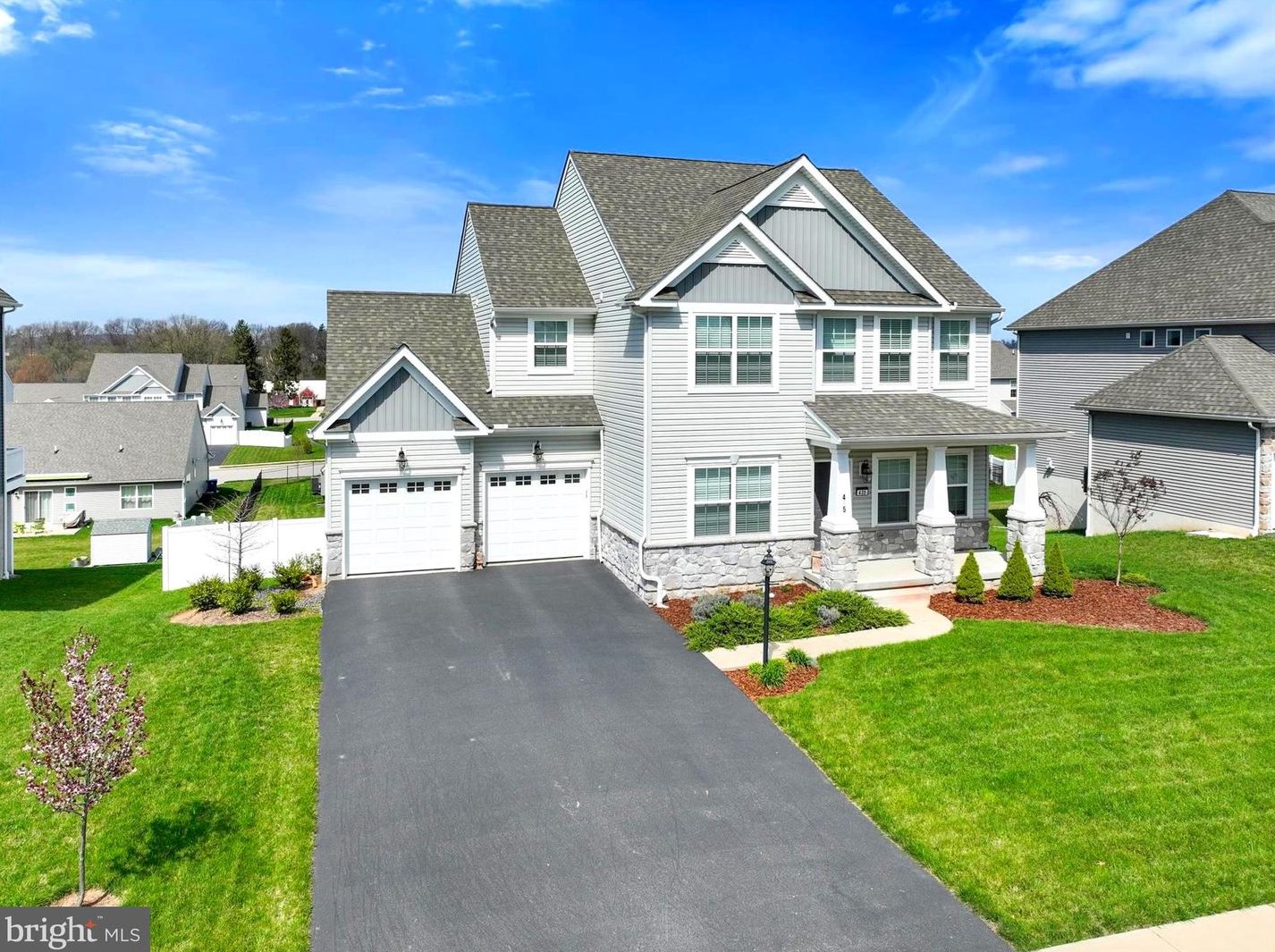 435 Hollyhock Dr, Strinestown, PA 17345