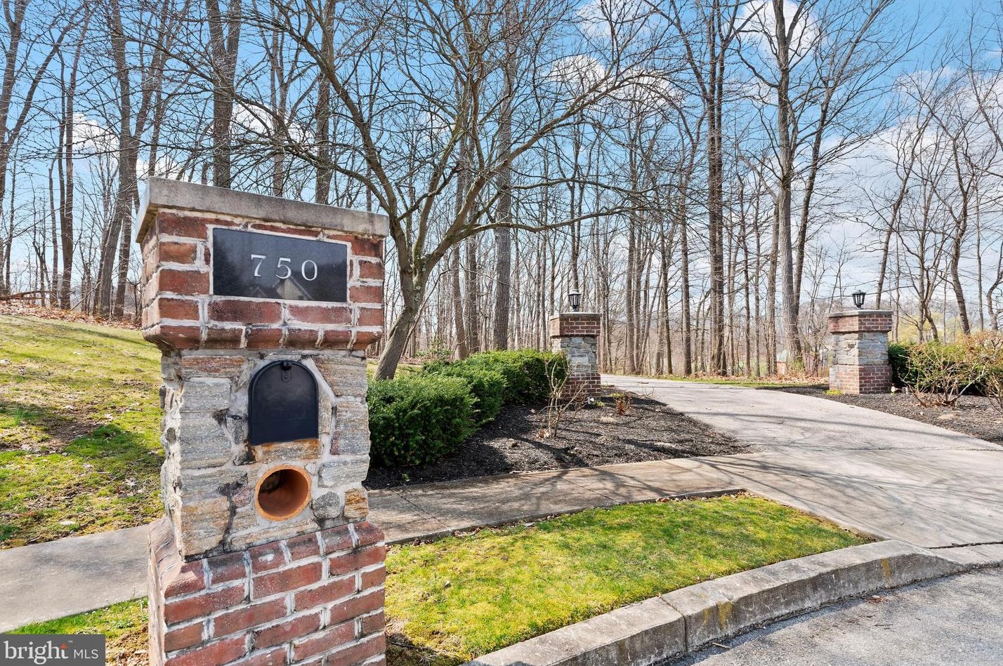 750 Windrush Dr, Yoe, PA 17313