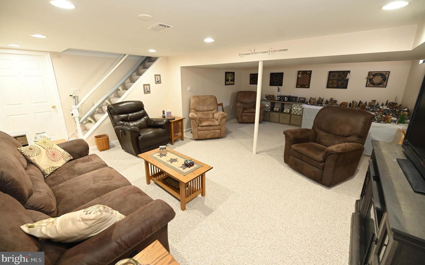 17 Briarwood Rd, Shrewsbury PA  17361-1801 exterior