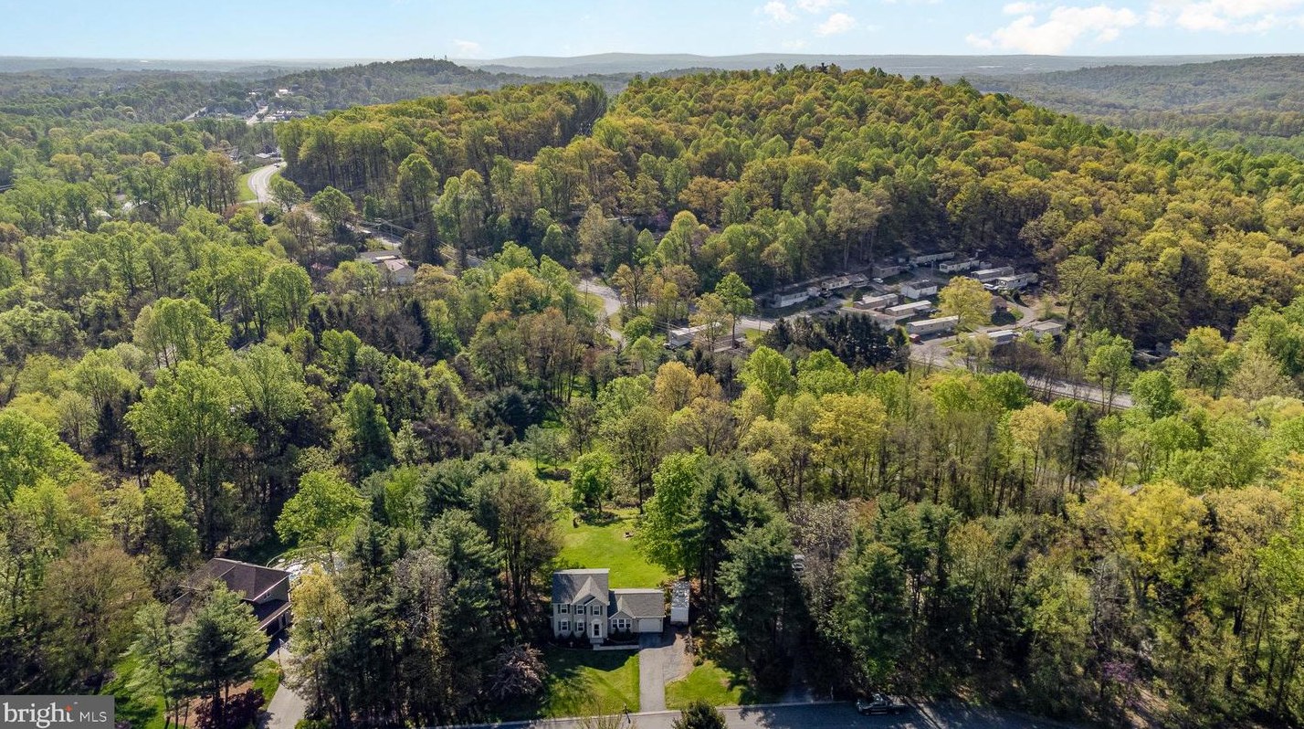 50 Maplewood Dr, Etters, PA 17319