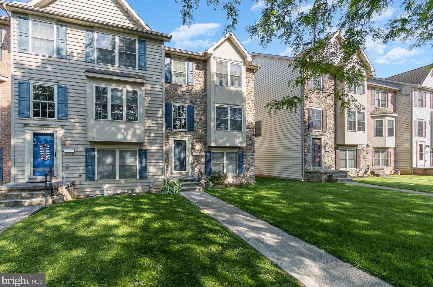679 E Walnut St, Hanover, PA 17331