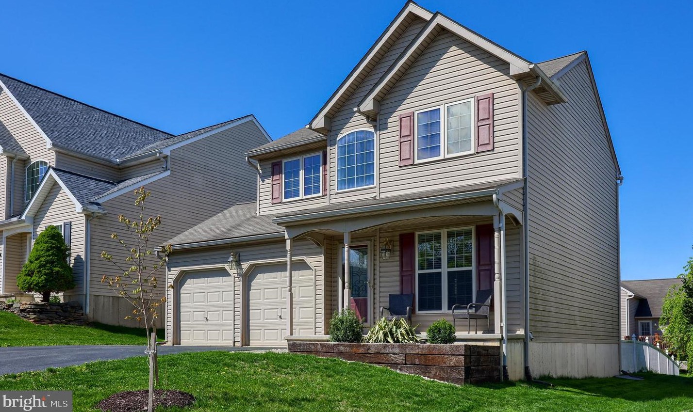 820 Thomas Armor Dr, Bittersville, PA 17366-9011