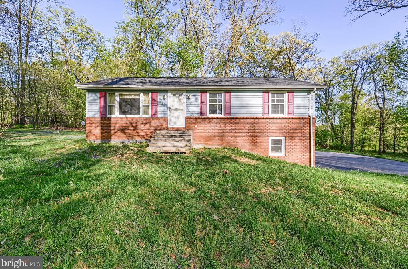 6500 Potter Ct, Spring Grove, PA 17362