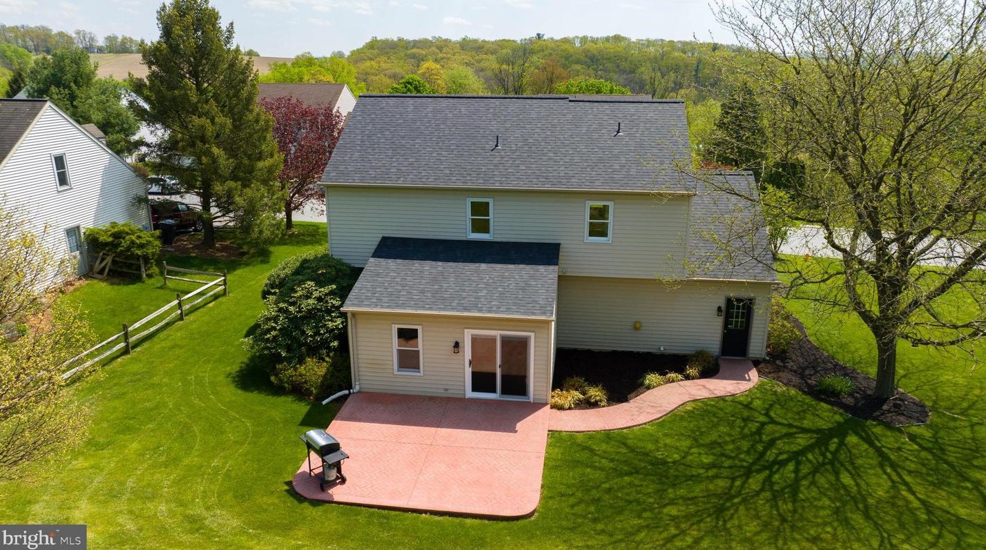 613 Kenyon Dr, Red Lion, PA 17356
