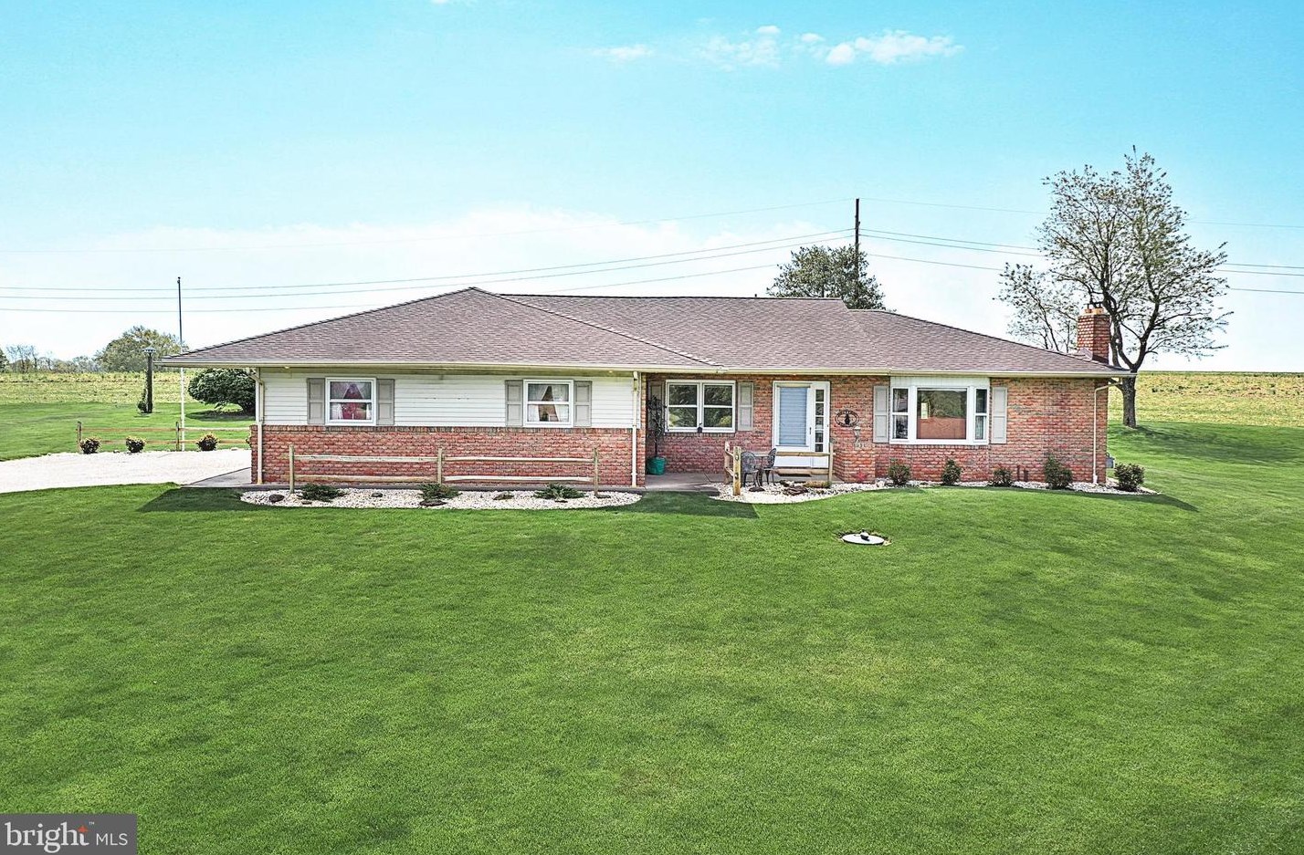 660 Bella Vista Dr, Red Lion, PA 17356