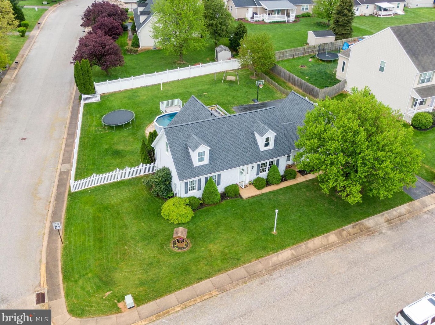 85 Schoolhouse Ln, Bittersville, PA 17366-9670
