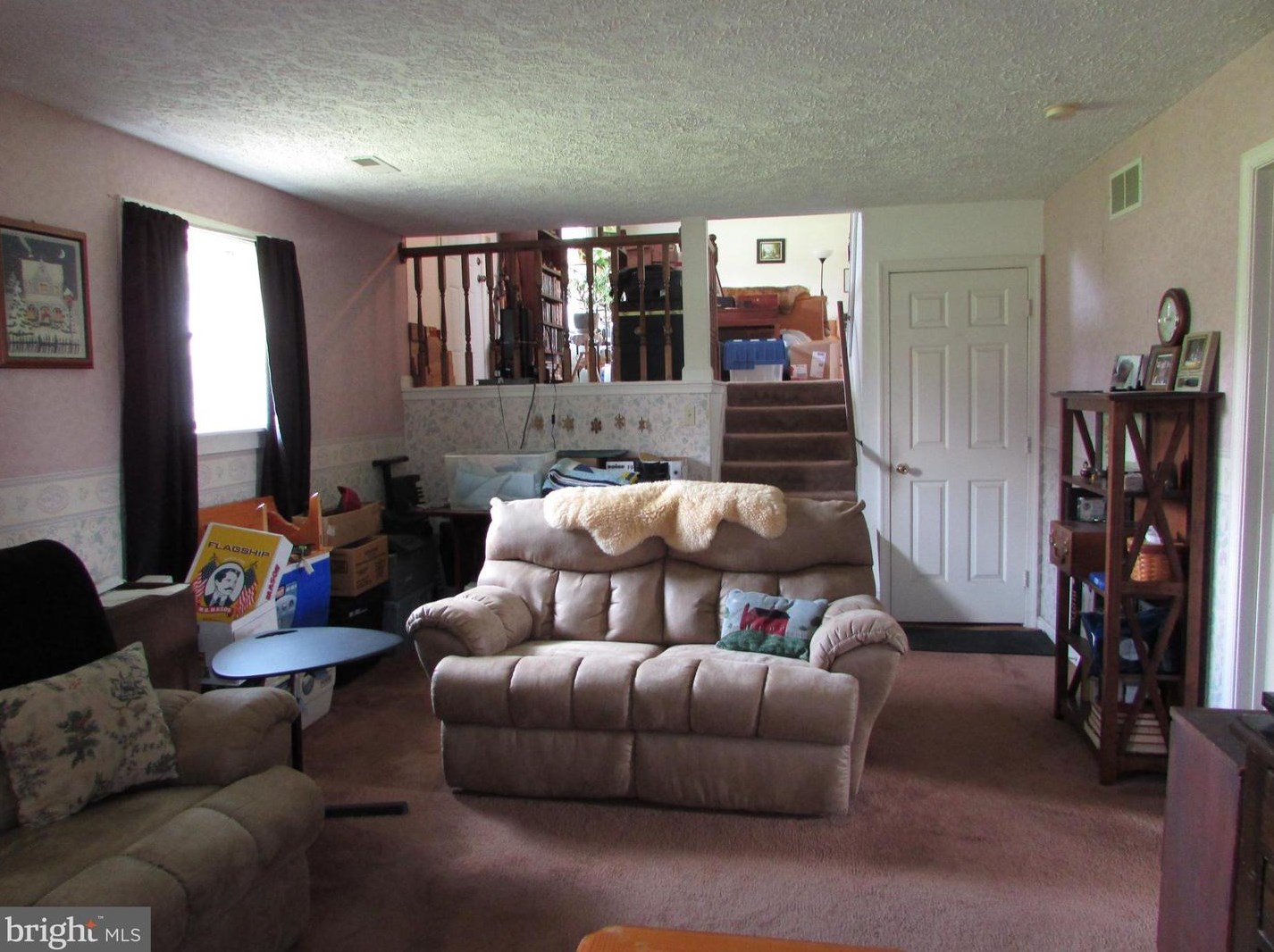 221 W Woodbine Rd, Fawn Grove, PA 17321