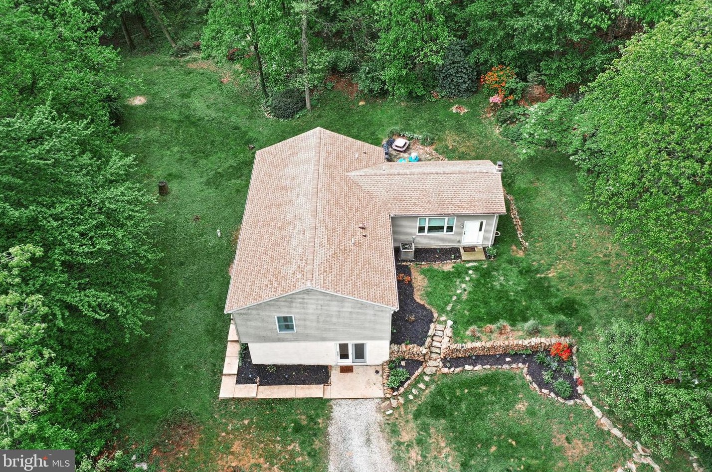 324 Pleasant Corner Ct, Red Lion, PA 17356