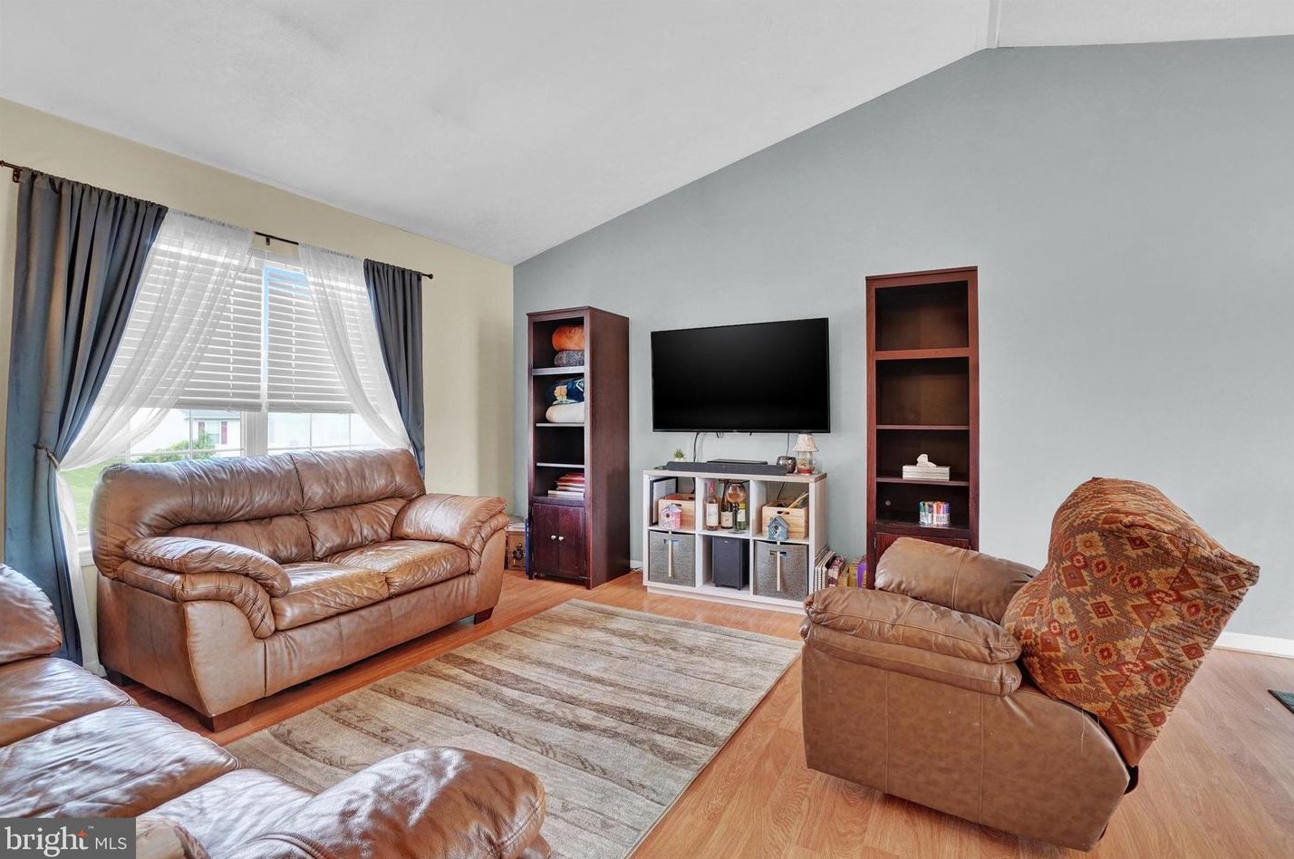 155 Asbury Ct, Mount Wolf, PA 17347