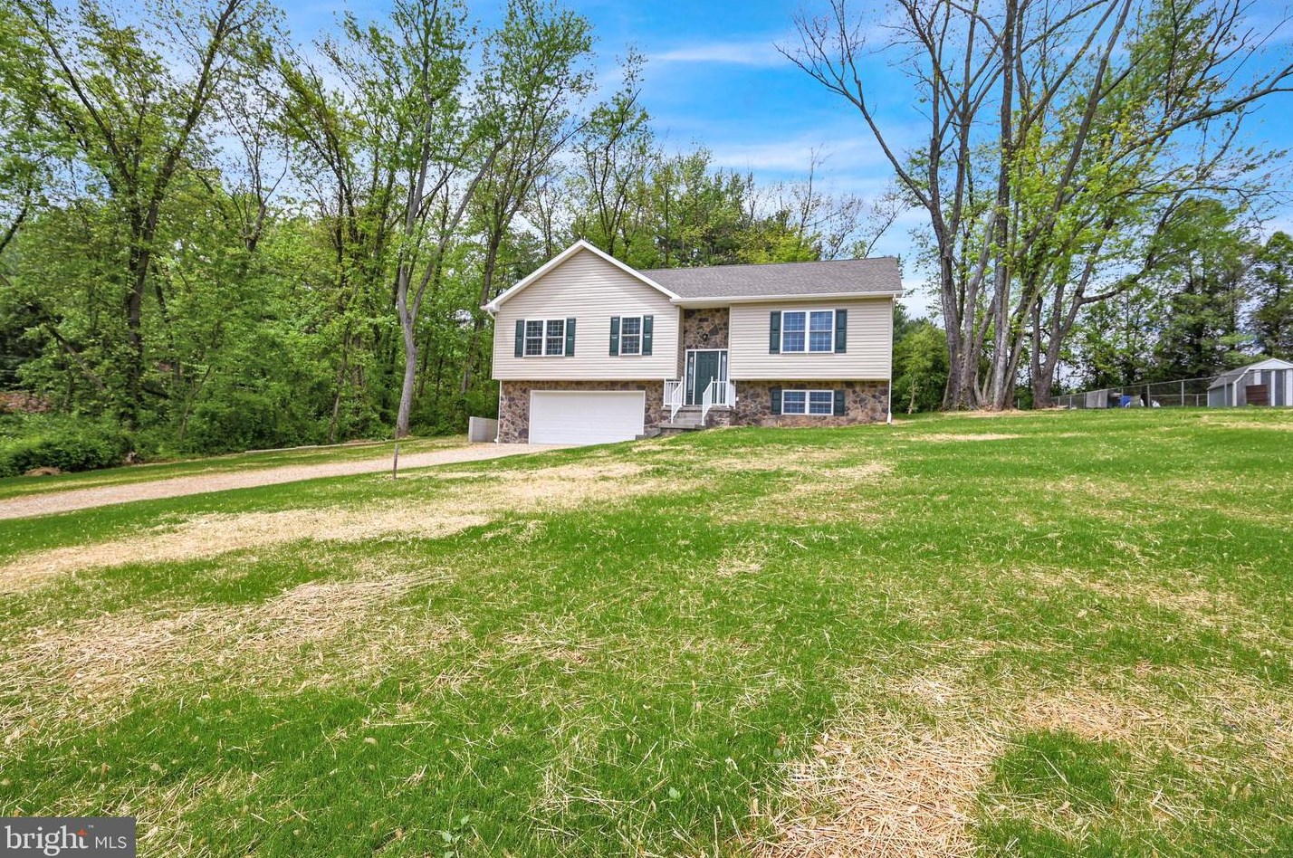 2523 Pine Tree Rd, Spring Grove, PA 17362