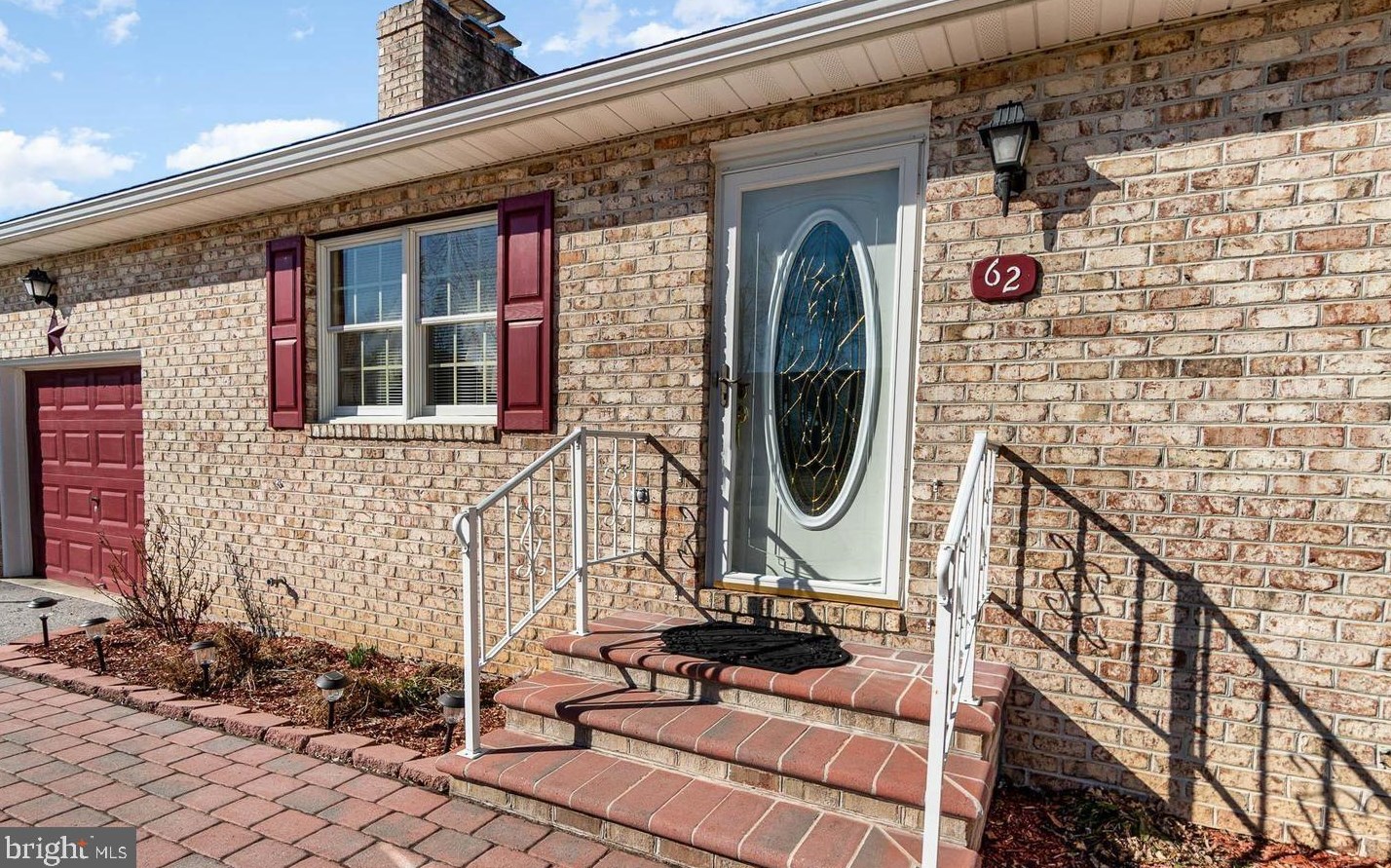 62 Lion Dr, Hanover, PA 17331