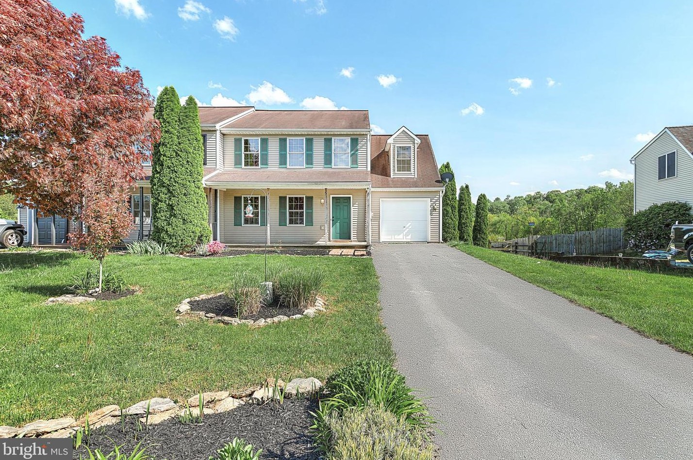 44 Vickilee Dr, Longlevel, PA 17368