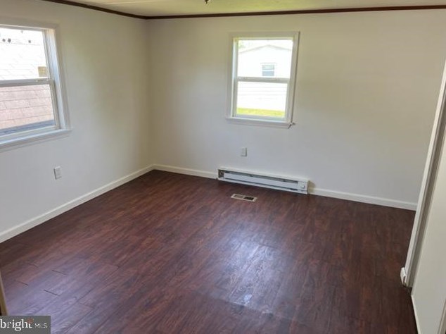 305 Sussex Ln, Hametown, PA 17327-8216