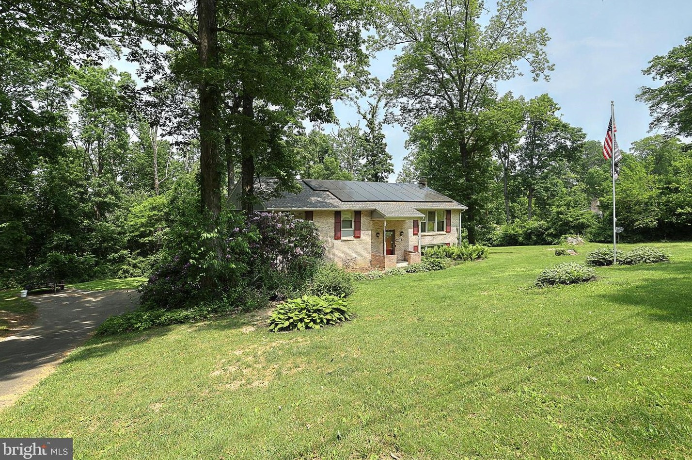 6070 Eyster Ave, Spring Grove, PA 17362