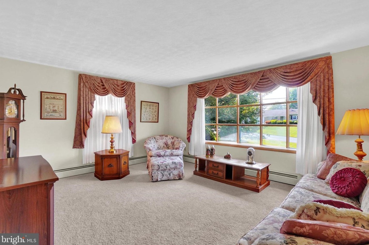 4469 Walters Hatchery Rd, Spring Grove, PA 17362