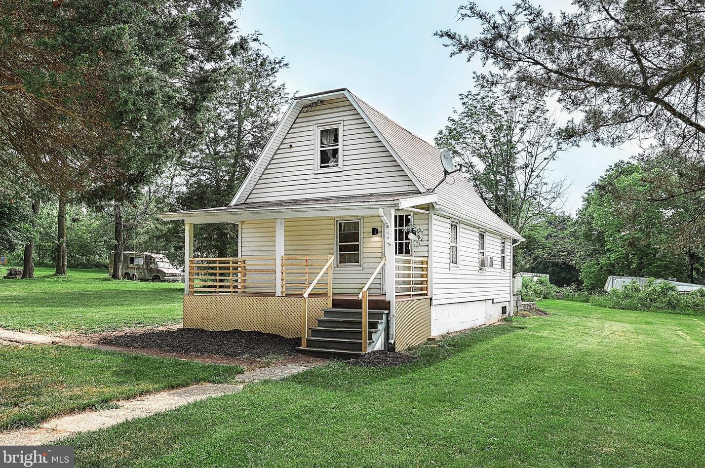 1130 1st Ave, Strinestown, PA 17345