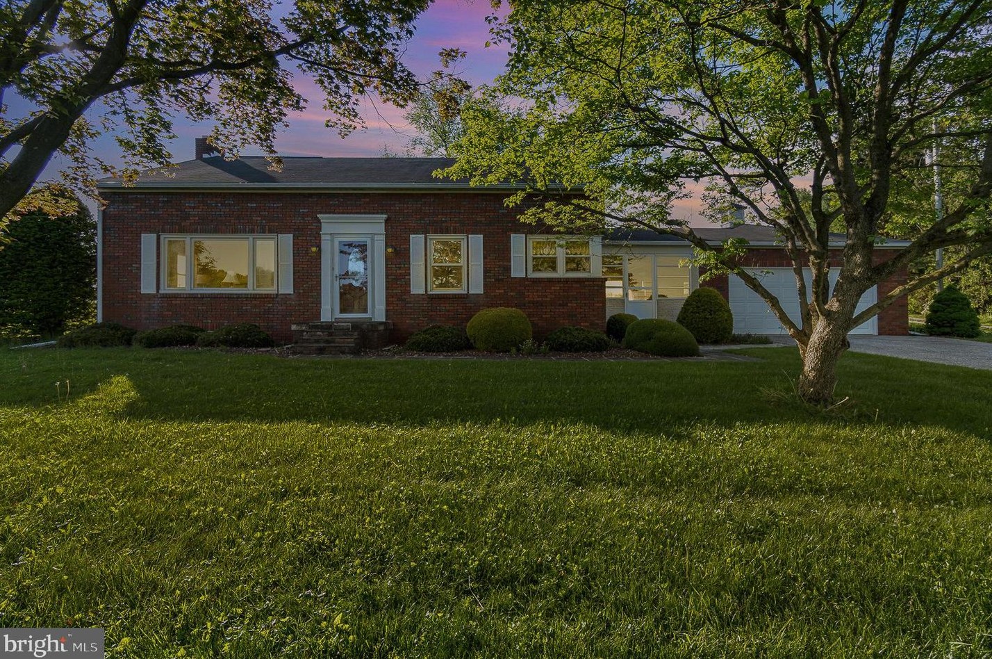 915 Pleasant Ave, Yoe, PA 17313-9631