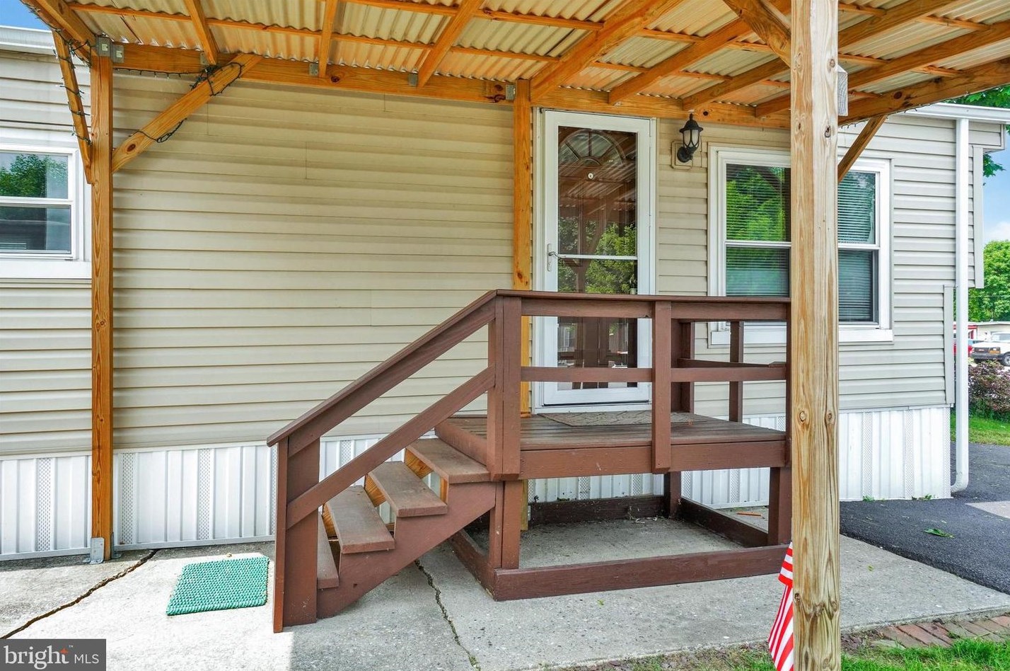 518 Middleview Dr, York, PA 17402