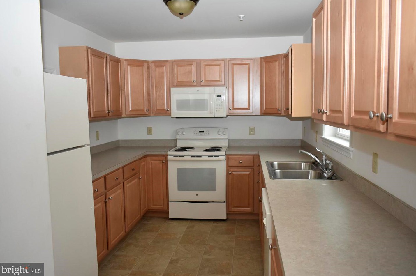 3 Berlin St #a, Spring Grove, PA 17362