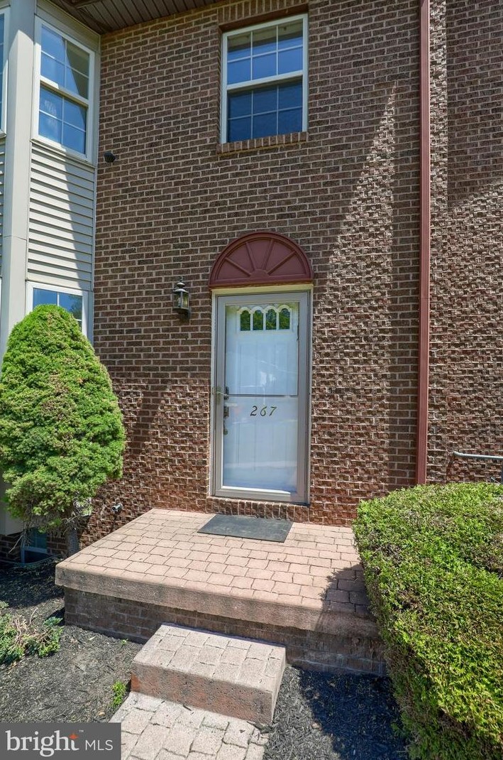 267 W Chestnut St #4, Yoe, PA 17313