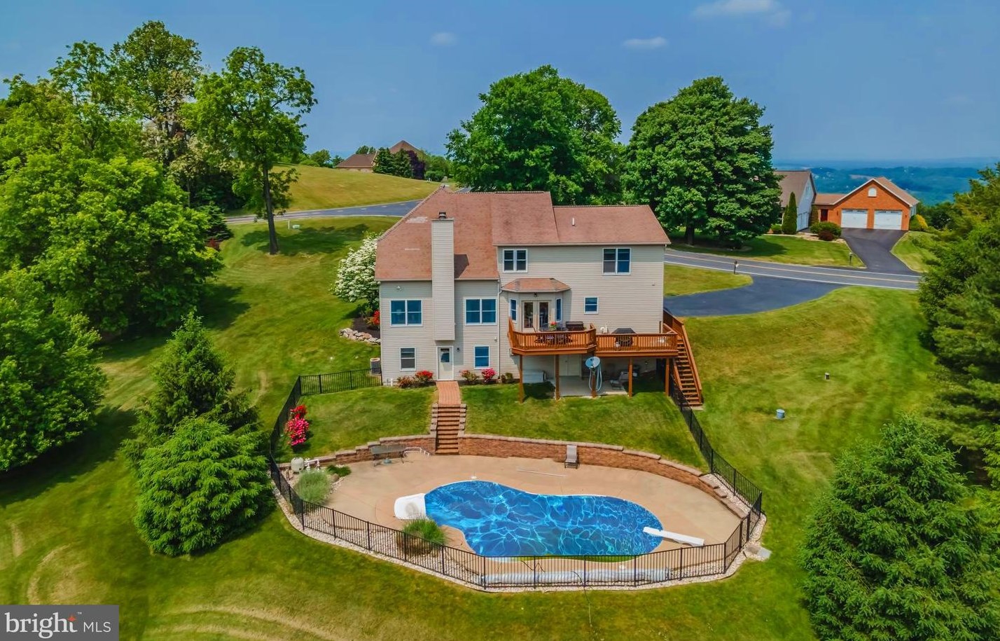 127 Mountain View Dr, Etters, PA 17319