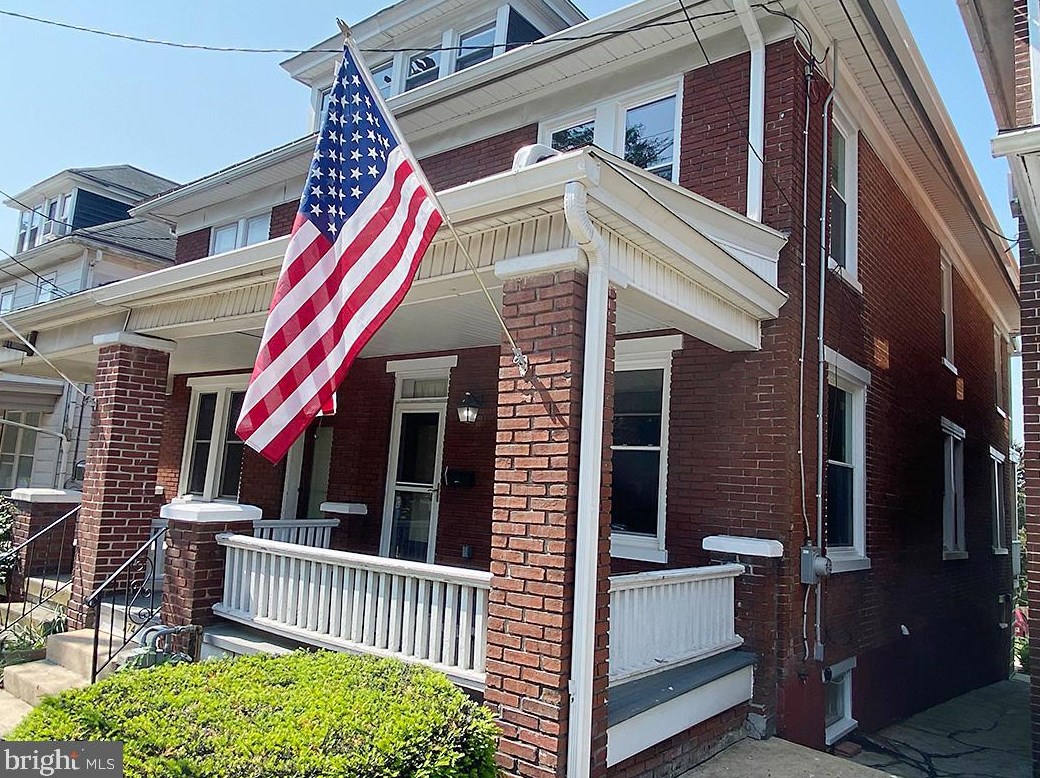 274 N Main St, Red Lion, PA 17356