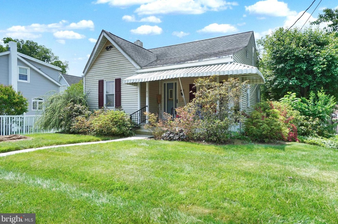 420 Cottage Pl, Red Lion, PA 17356