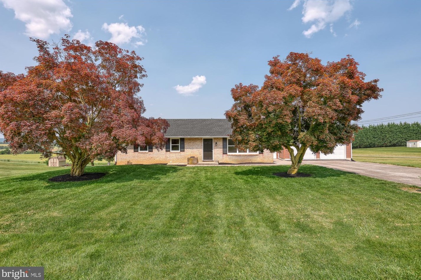 310 Deagen Rd, Hanover, PA 17331