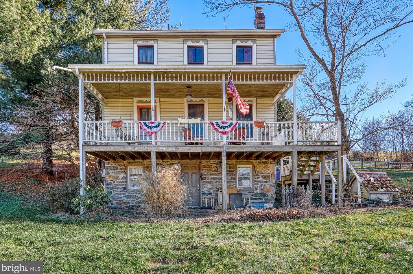 2578 Ridgeview Rd, Yoe, PA 17313