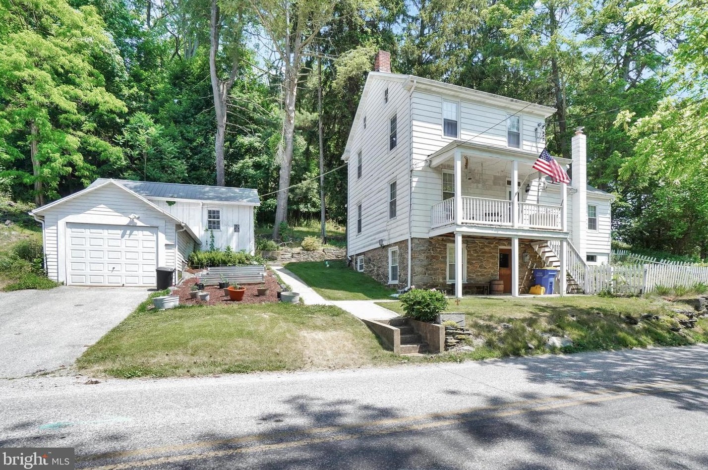 3056 Clearview Dr, Hametown, PA 17327-9395