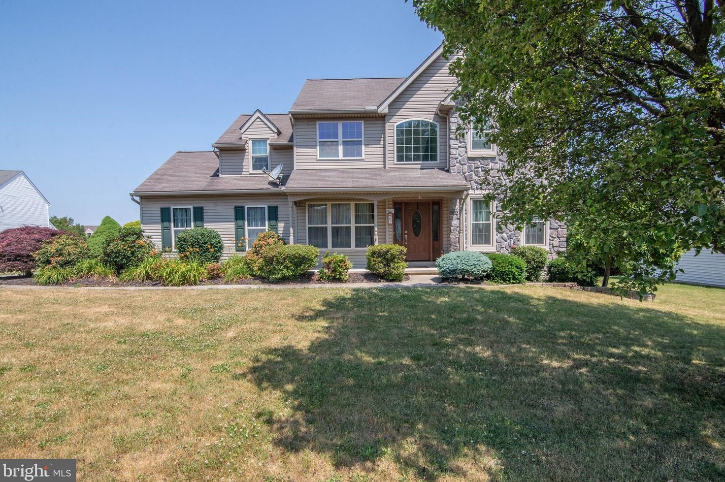 65 Churchill Dr, Red Lion, PA 17356