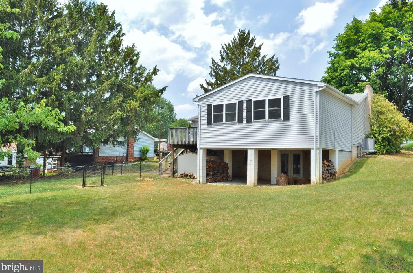 271 Teila Dr, Yoe, PA 17313-9785