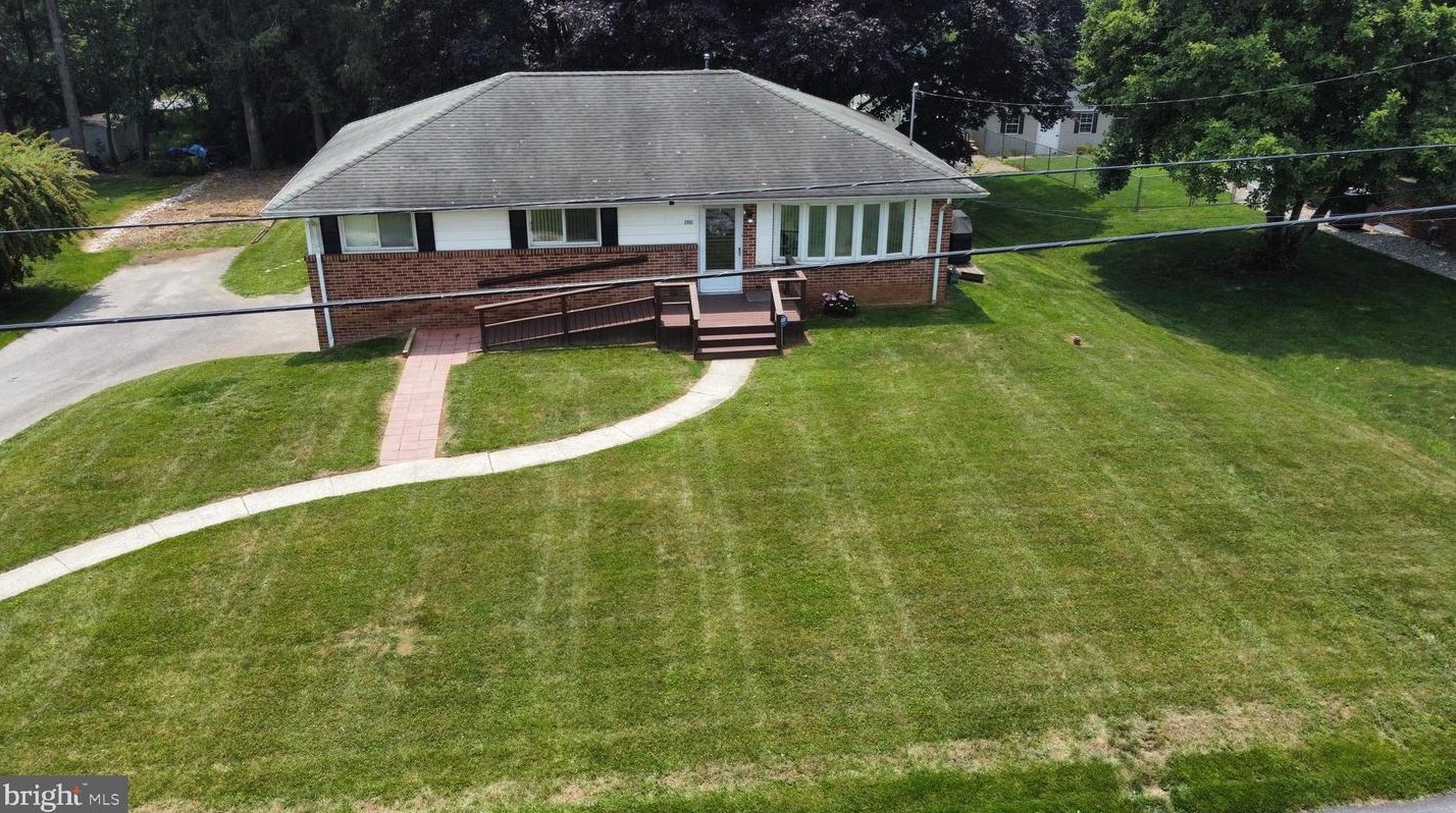 2940 Bradley Ave, Yoe, PA 17313-9535