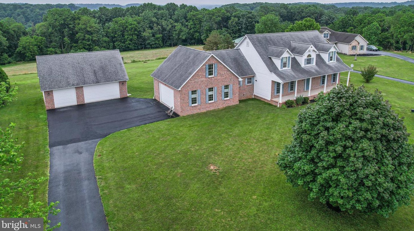 361 Garvine Mill Rd, Fawn Grove, PA 17321-9476