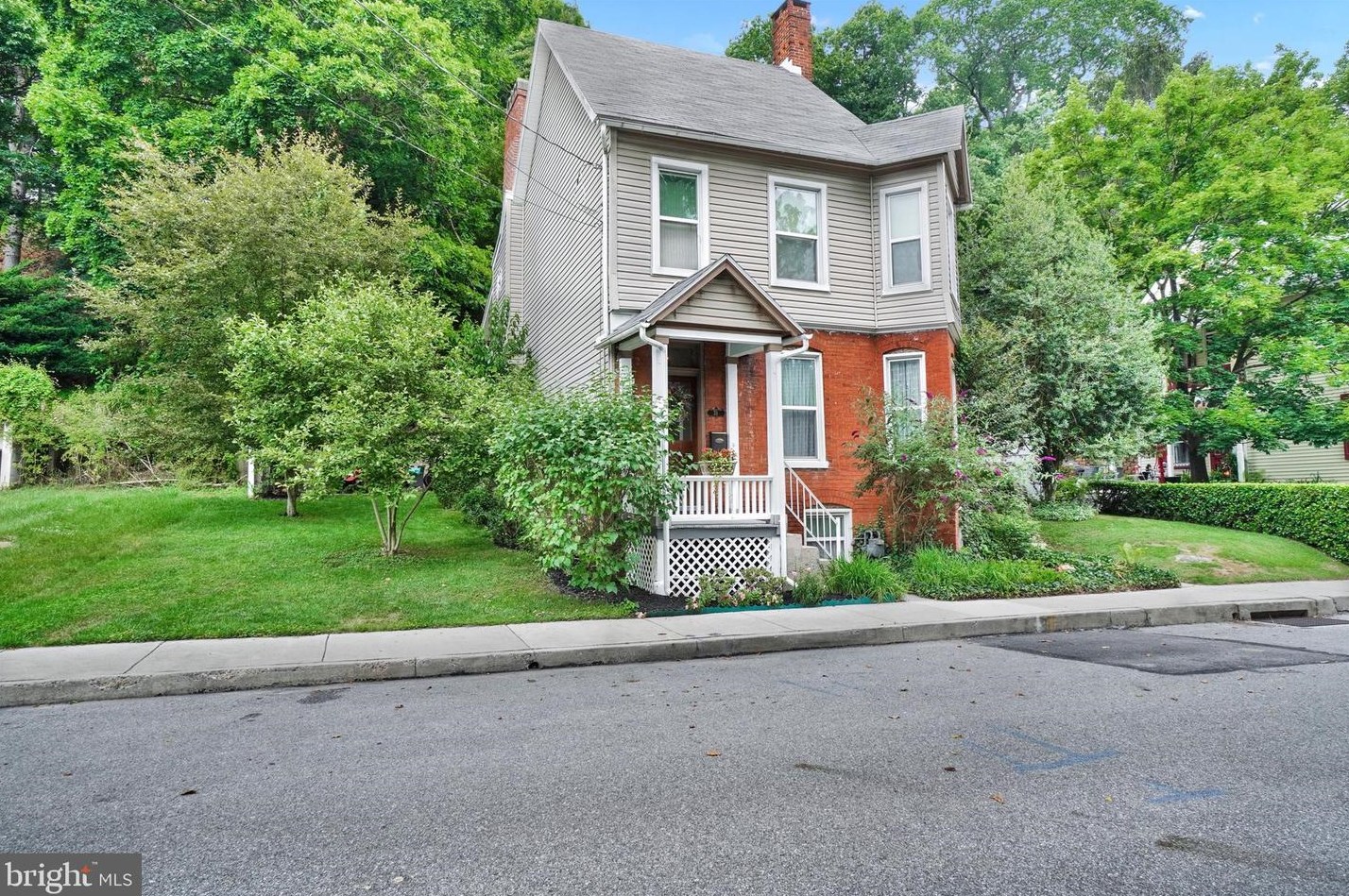 31 Cottage Ave, Hametown, PA 17327-1001