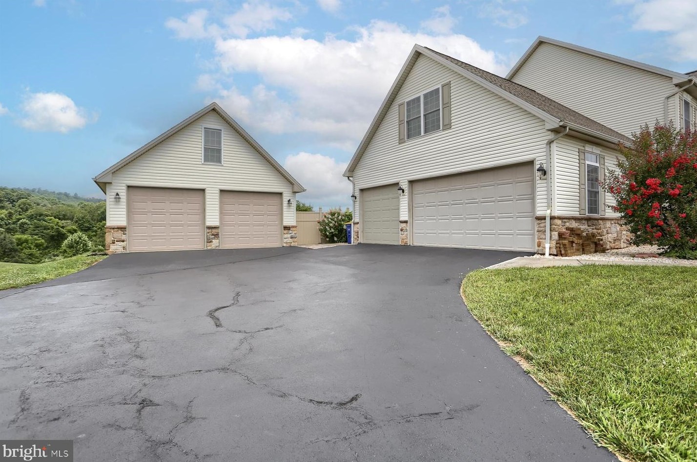 751 Maple Shade Dr, Alpine, PA 17339