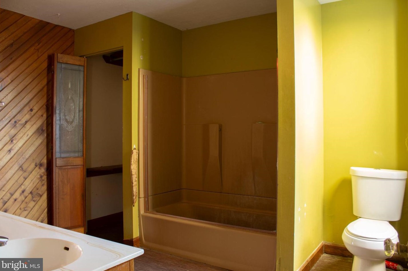 827 Linden Ave, York PA 17404-3206 exterior