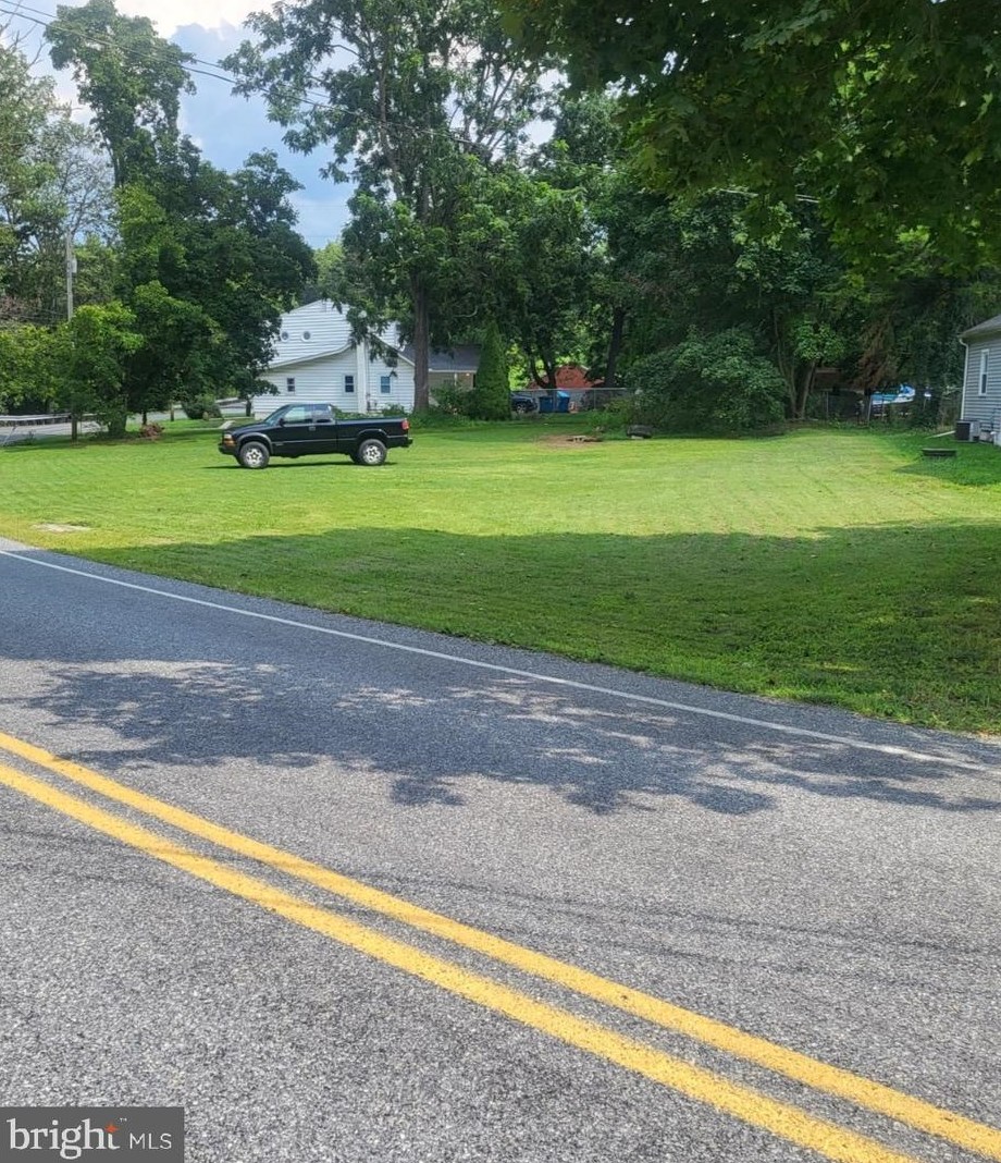 920 Conewago Creek Rd, Strinestown, PA 17345-9271