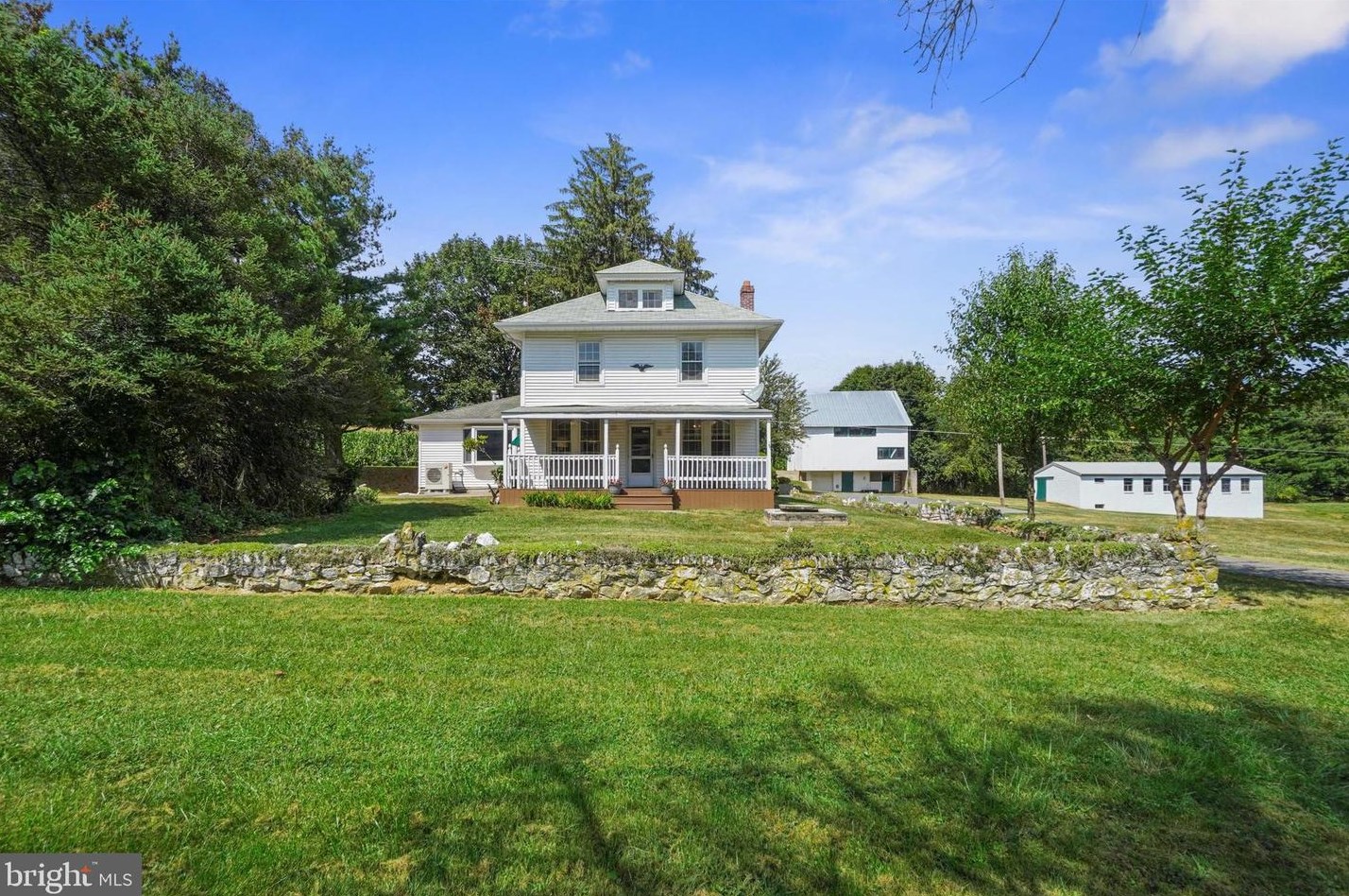 4527 Faraway Dr, Cross Roads, PA 17322