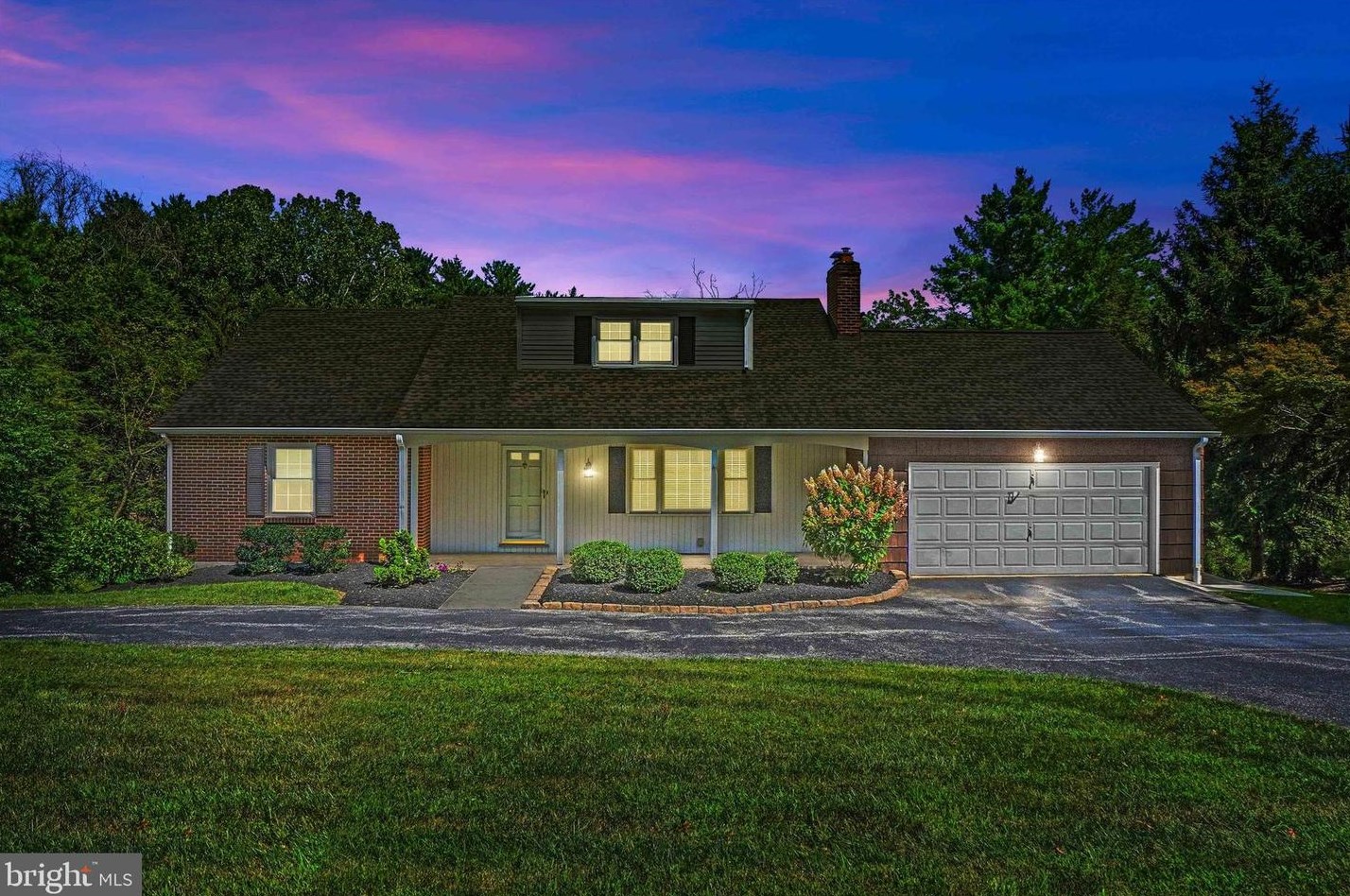 2027 Crescent Rd, York, PA 17403-4760
