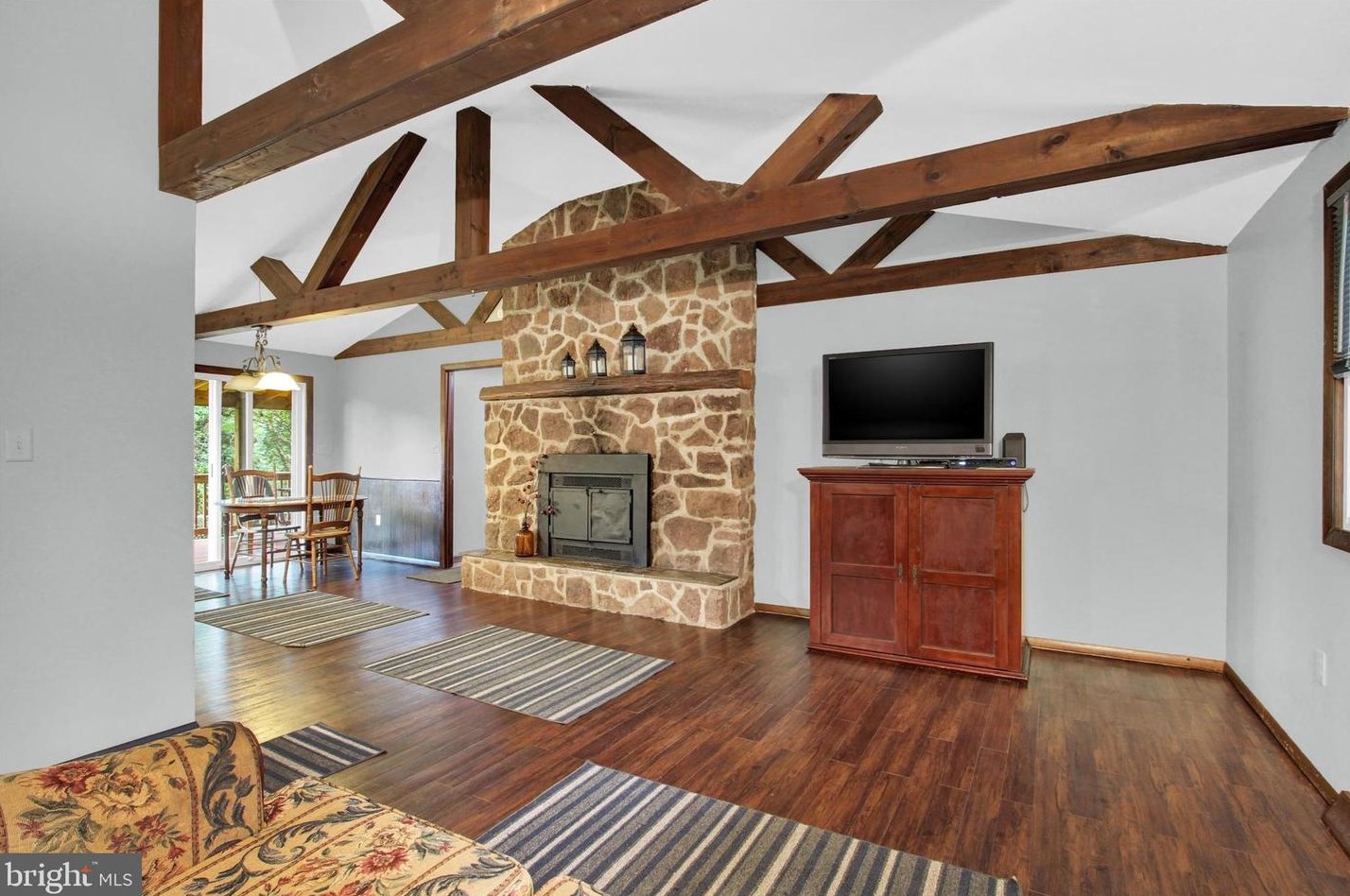 5703 Susquehanna Trl, Strinestown, PA 17345-9240