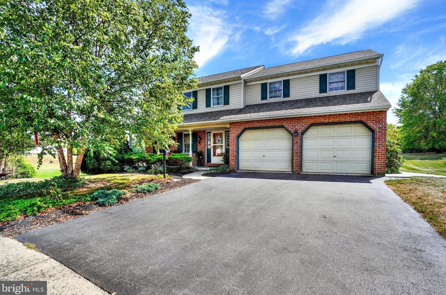 170 Apple Tree Ln, Mount Wolf, PA 17347