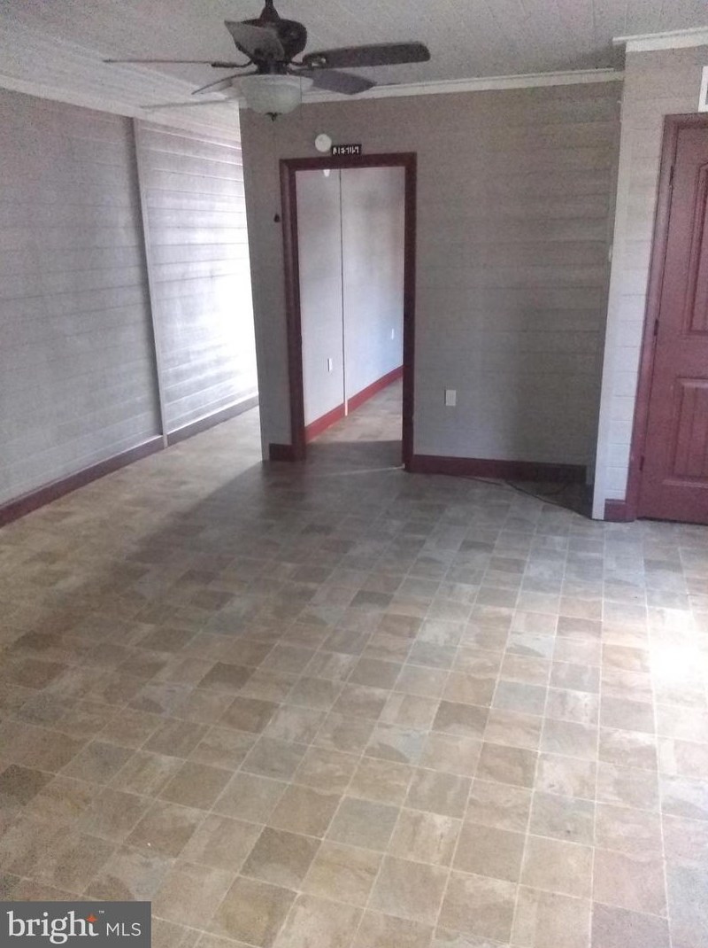 29 E High St #2nd Floor, Red Lion, PA 17356